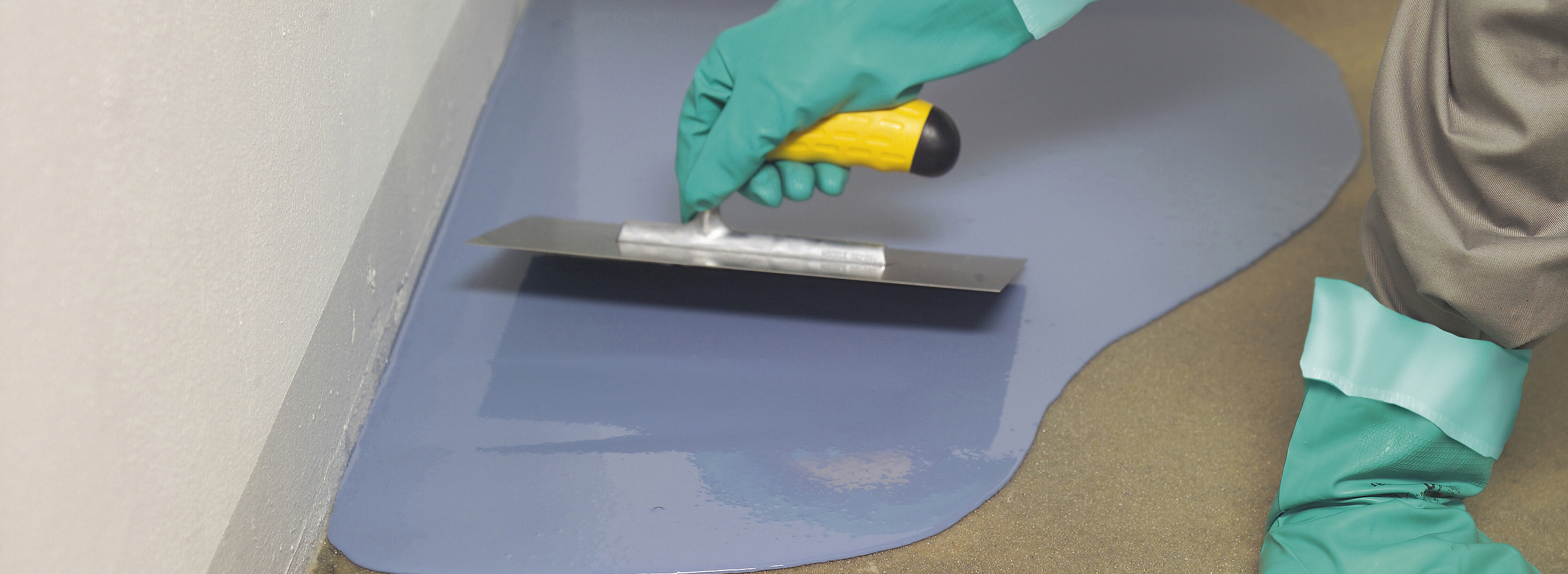 Verarbeitung von Epoxidharzen.