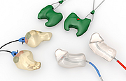 Otoplastiken dienen als Gehörschutz vor extrem lautem Lärm beim Arbeiten mit Maschinen.