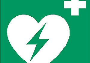 Quadratisches Logo. Weißes Herz mit Blitz in der Mitte auf grünem Hintergrund. Oben rechts ein weißes Kreuz.