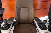 Ergonomischer Fahrersitz für Mobilbagger Drehbarer, orthopädischer und vibrationsgedämpfter Fahrersitz.