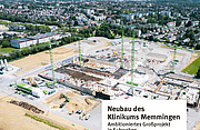 Titelseite der BauPortal 3/2025, welche die Rohbaustelle Klinikum Memmingen zeigt.