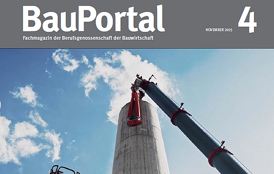 Titelseite der BauPortal 4/2025, das einen Betonpfeiler, einen Kran sowie eine Hubsteiger auf der Brückenbaustelle Sechshelden zeigt. 