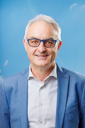 Porträt von Hans-Jürgen Wellnhofer 